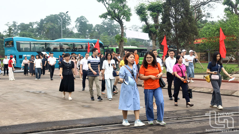City tour - sản phẩm du lịch mới nơi 'đất thép...